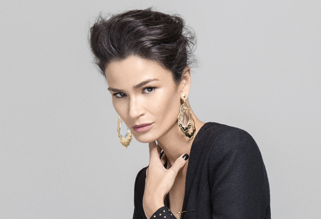 Aos 33 anos, a top paraense continua brilhando como supermodelo. Agora, o desafio da também apresentadora é fazer sucesso com licenciamento de produtos e conquistar o público da internet